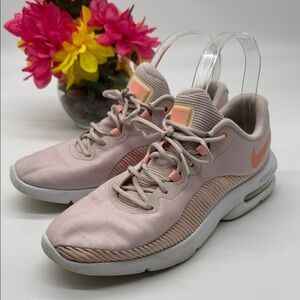 Nike Pink Sneakers Modern Lightweight Design Size 7 SNK7584A
